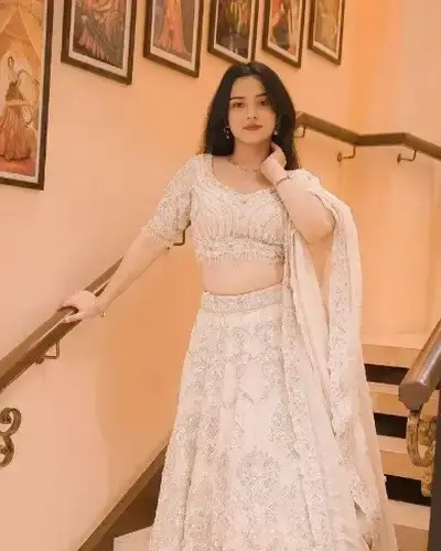 Escort Sindkhed Raja